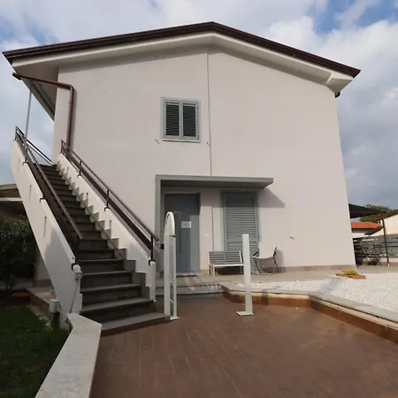 Frühstückspension Bed & Breakfast Grimaldi Di Elena Marina di Massa