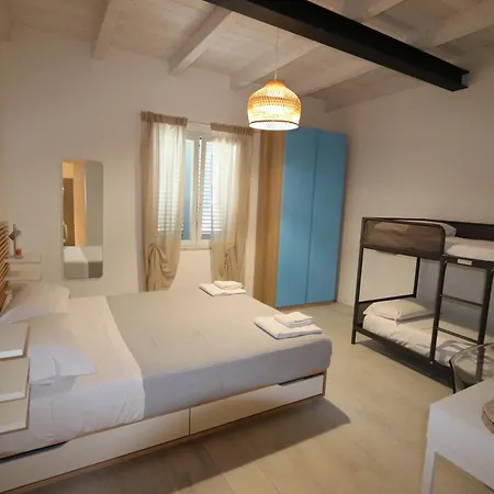 Bed & Breakfast Grimaldi Di Elena Frühstückspension Marina di Massa